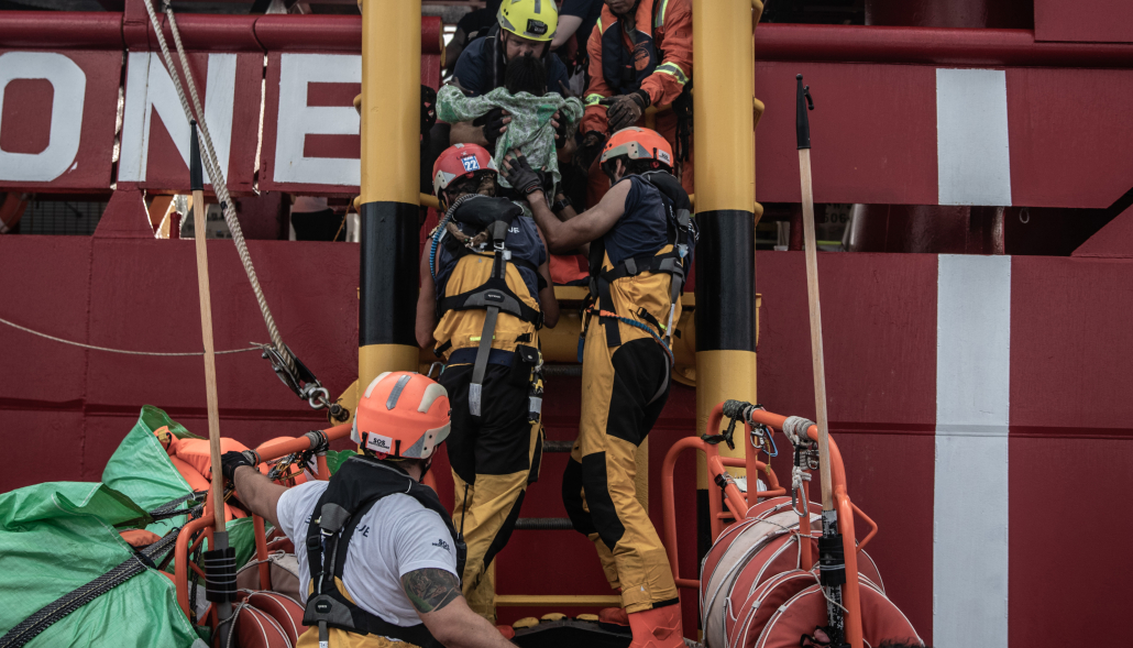 Survivors emarking the mother ship from the rhib